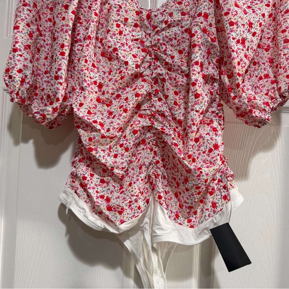 NWT Lulu’s Beautiful Hues Ivory Floral Print Puff Sleeve
Ruched Bodysuit Size XL - Picture 13 of 15